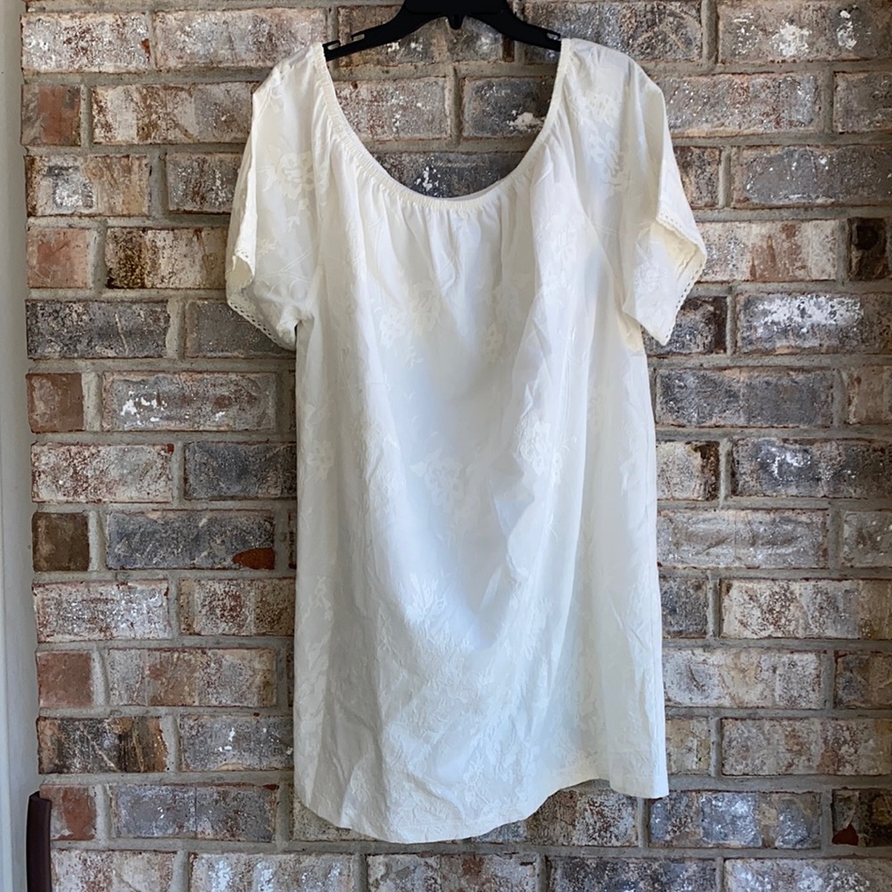 NWT BB Dakota creamy white dress